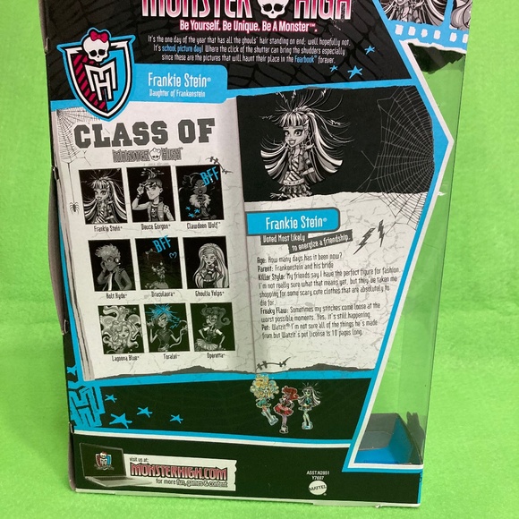 Vintage Mattel Monster High Picture Day Frankie Stein Fashion Doll 2012 … - Picture 3 of 8